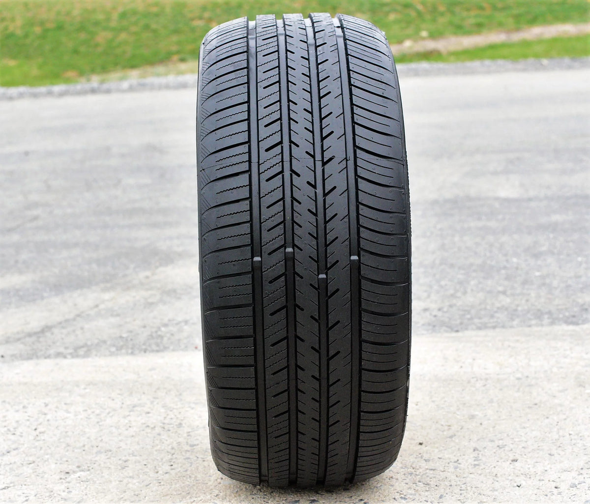 225/35R18 87W XL All Season Performance Tires Set of 4 V2396