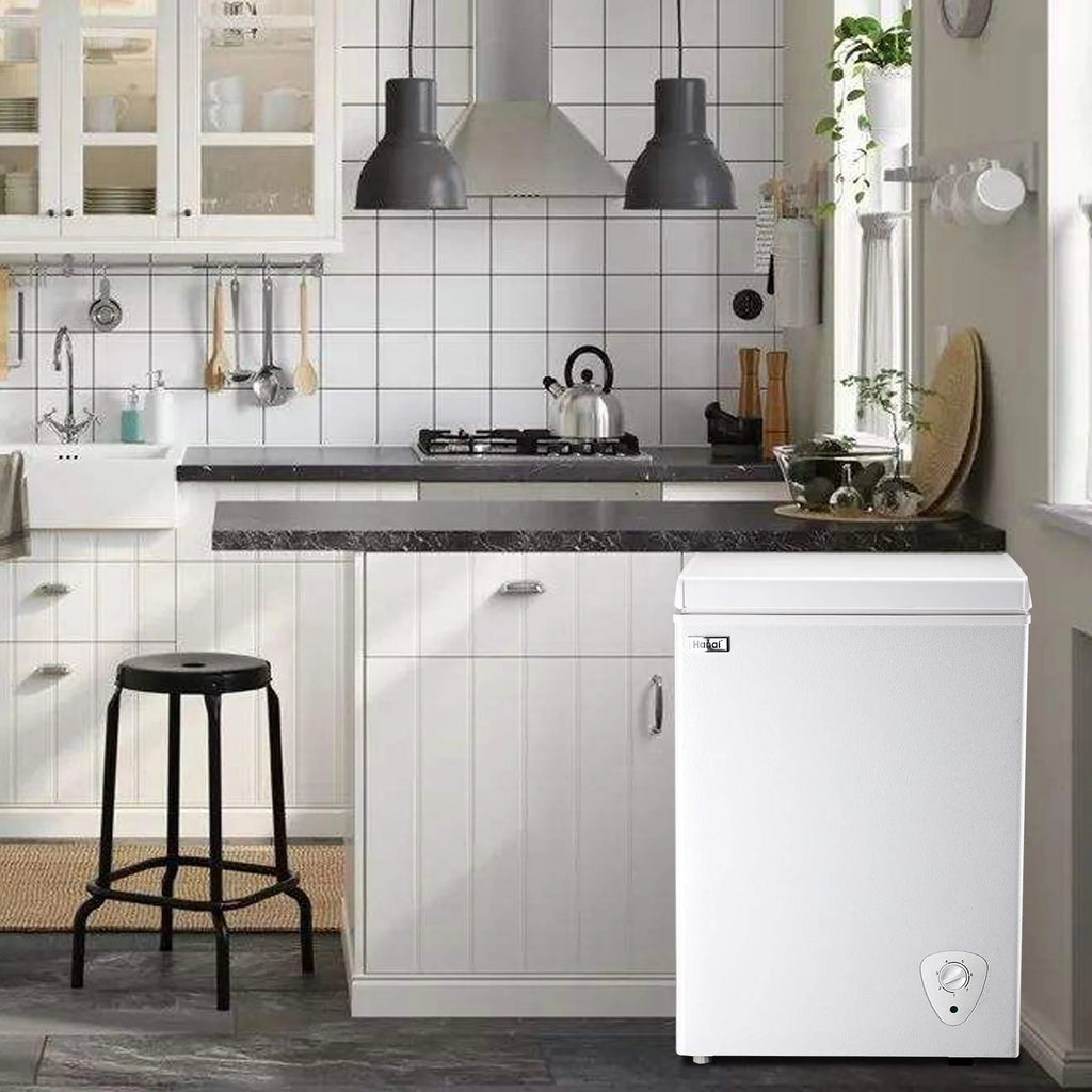 3.5 Cu.ft White Chest Freezer N28381