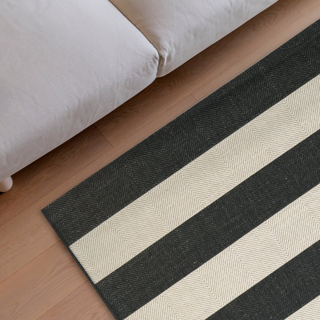 Onyx Black and Ivory Stripe Outdoor Rectangle Rug Y858