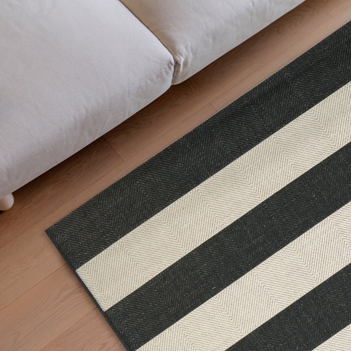 Onyx Black and Ivory Stripe Outdoor Rectangle Rug Y858
