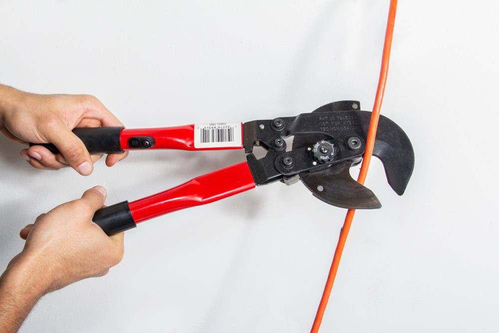 Ratcheting Cable Cutter L753466
